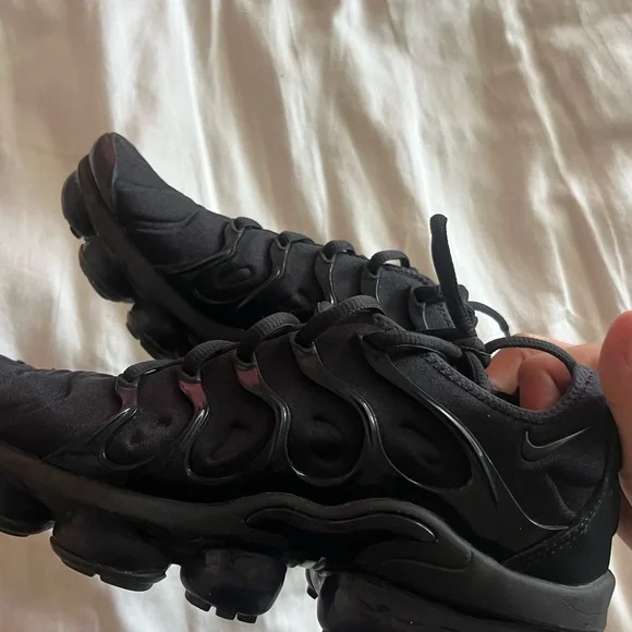 Black Nike Air VaporMax Sneakers - Picture 2 of 2
